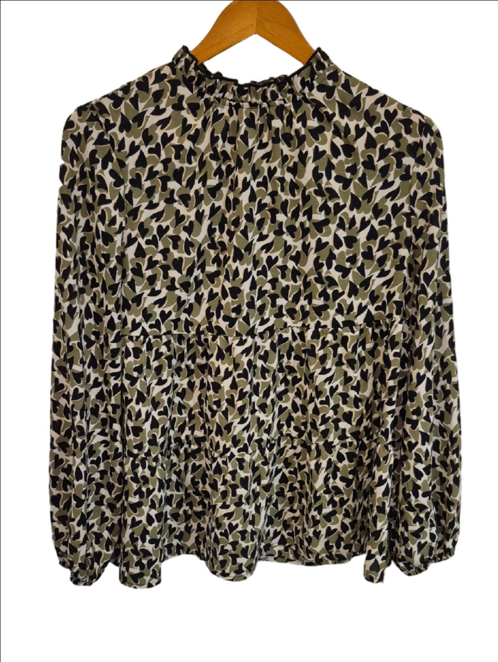 SHEIN Ruffle Neck Graphic Heart Print Peplum Blouse